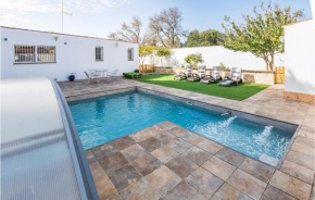 Amazing home in Chic, de la Frontera with WiFi, Outdoor swimming pool and 3 Bedrooms